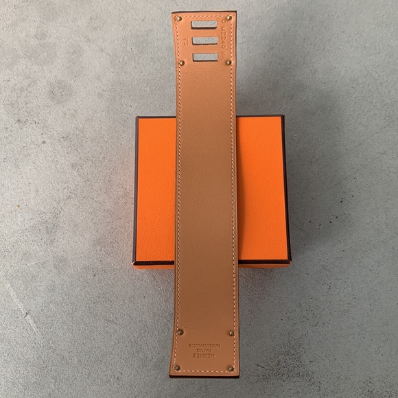 ❤️ SOLD DIRECT ❤️ Hermès Kelly Bracelet In Etoupe and Rose Gold - Picture 5 of 8